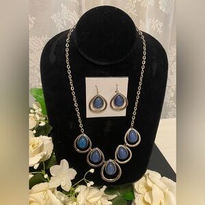 18” Statement Necklace & Earrings w/simulated Labradorite Cabachons; gift box